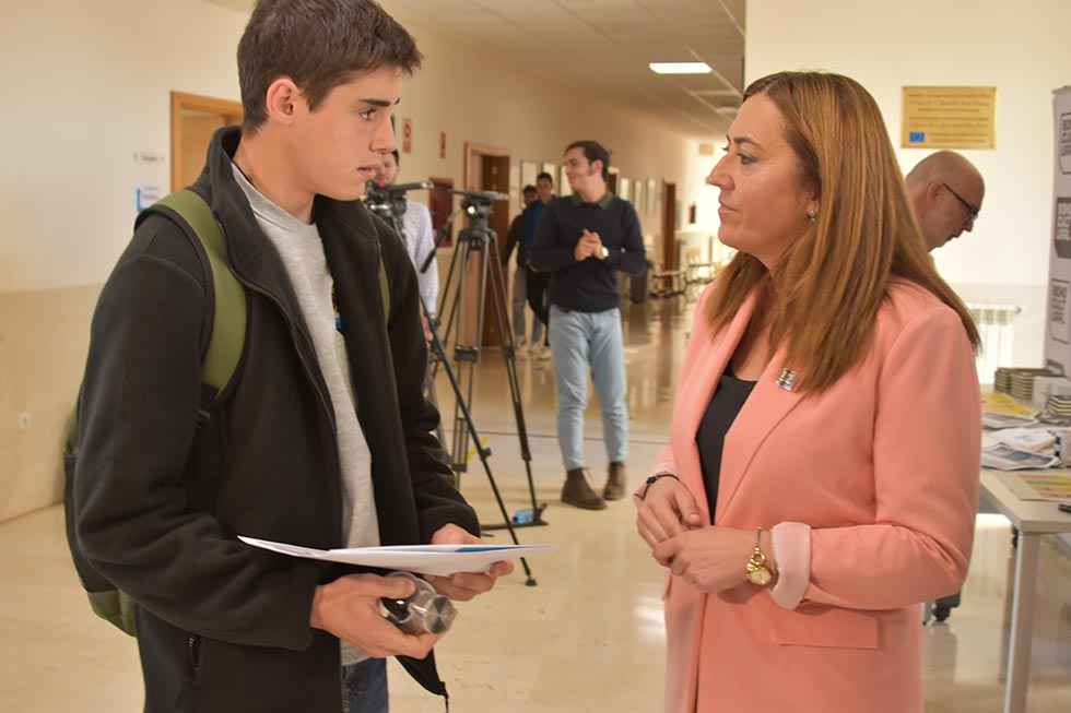 Barcones anima a apuntarse al bono cultural joven