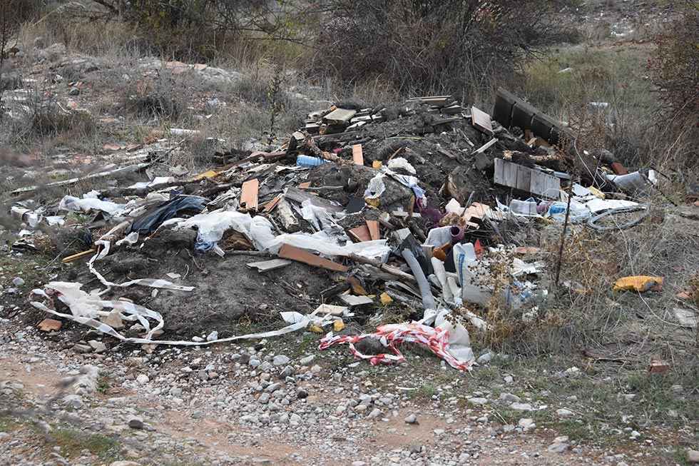 Camino del Polvorín: escombrera sin solución - fotos