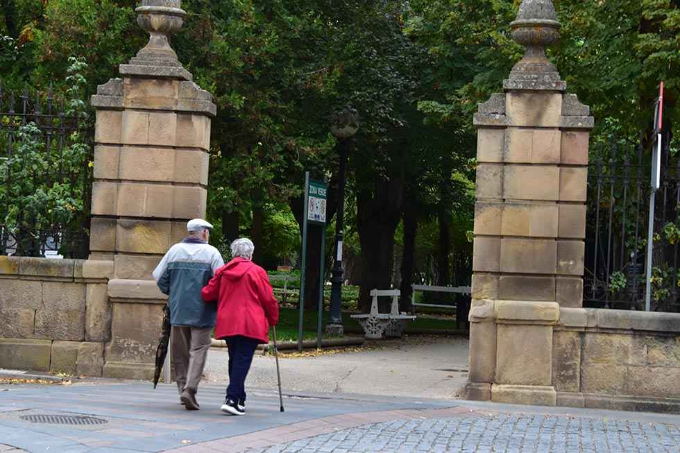 Llamamiento para vacunar a mayores de 85 años Llamamiento para vacunar a mayores de 85 años
