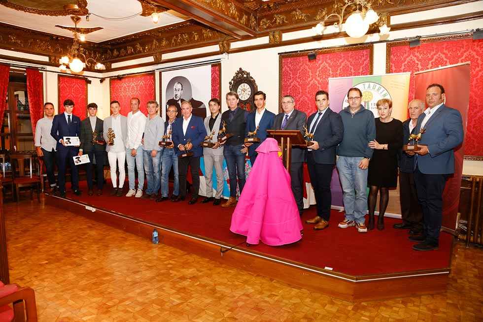 Entrega de trofeos de Peña Taurina Soriana - fotos