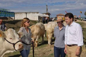 Mañueco defiende sector cárnico en medio rural