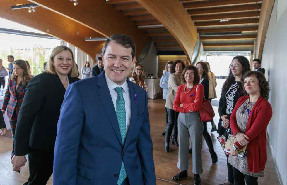 Mañueco reafirma compromiso contra violencia de género Mañueco reafirma compromiso contra violencia de género