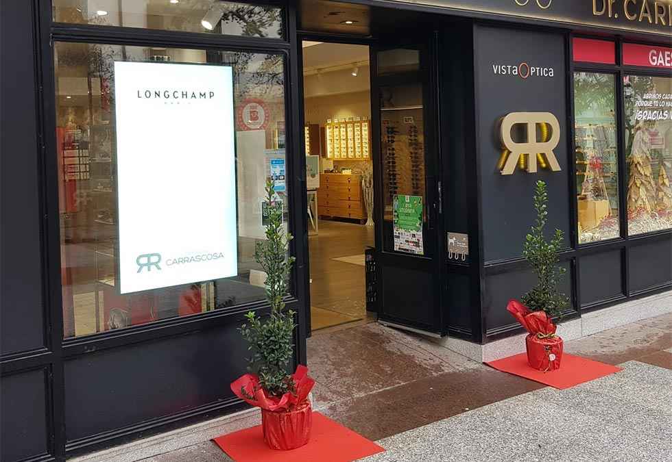 La decoración navideña llega a 140 comercios La decoración navideña llega a 140 comercios