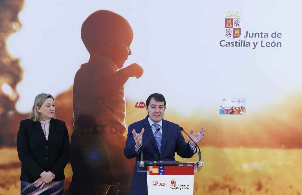 Mañueco presenta el Bono Nacimiento Mañueco presenta el Bono Nacimiento