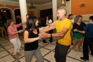 Arrancan sesiones de baile en el Casino