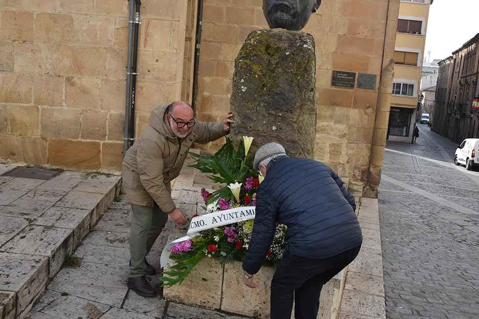El Ayuntamiento recuerda a Machado El Ayuntamiento recuerda a Machado