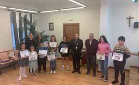 Premios de concurso escolar de Semana Santa