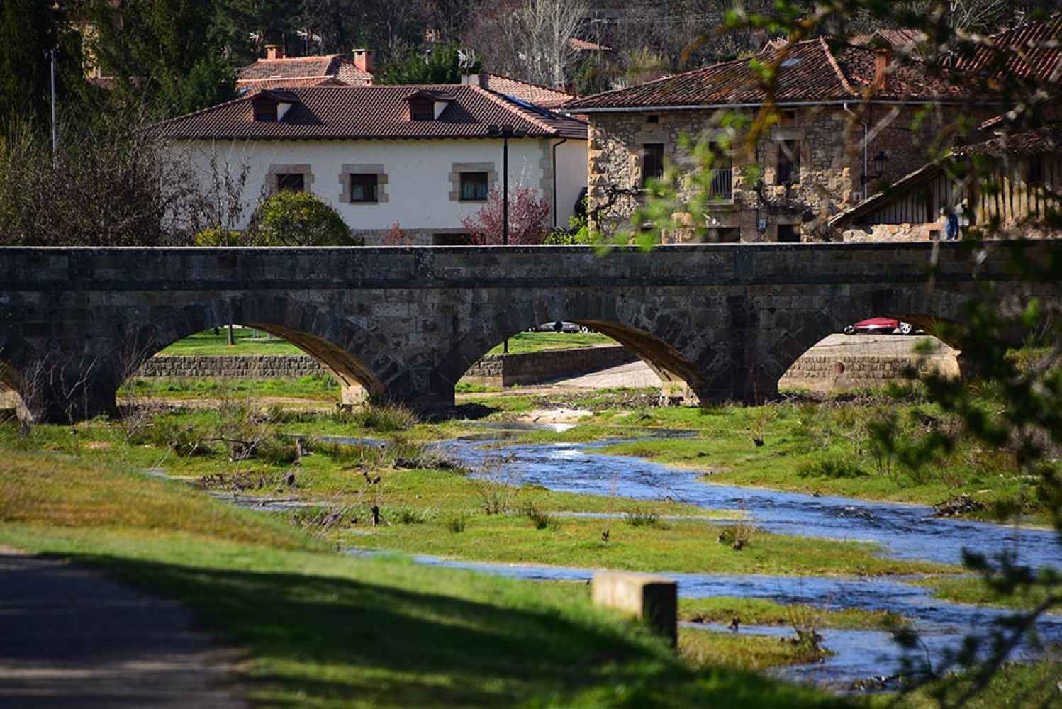 Diez localidades sorianas en el curso del río Duero Diez localidades sorianas en el curso del río Duero