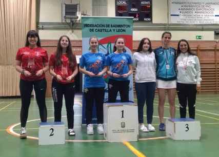 Tres campeonas regionales de bádminton