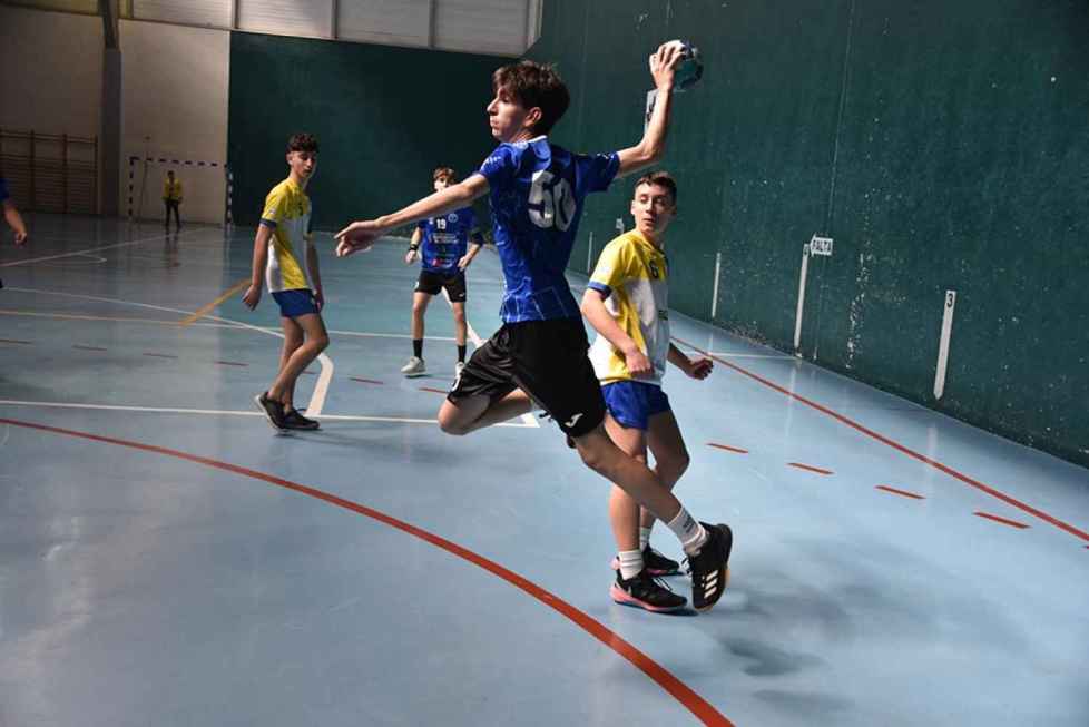 Ágreda disfruta con la cantera del balonmano - fotos