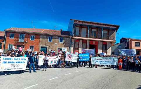 Nueva protesta contra granja porcina en Fuentearmegil