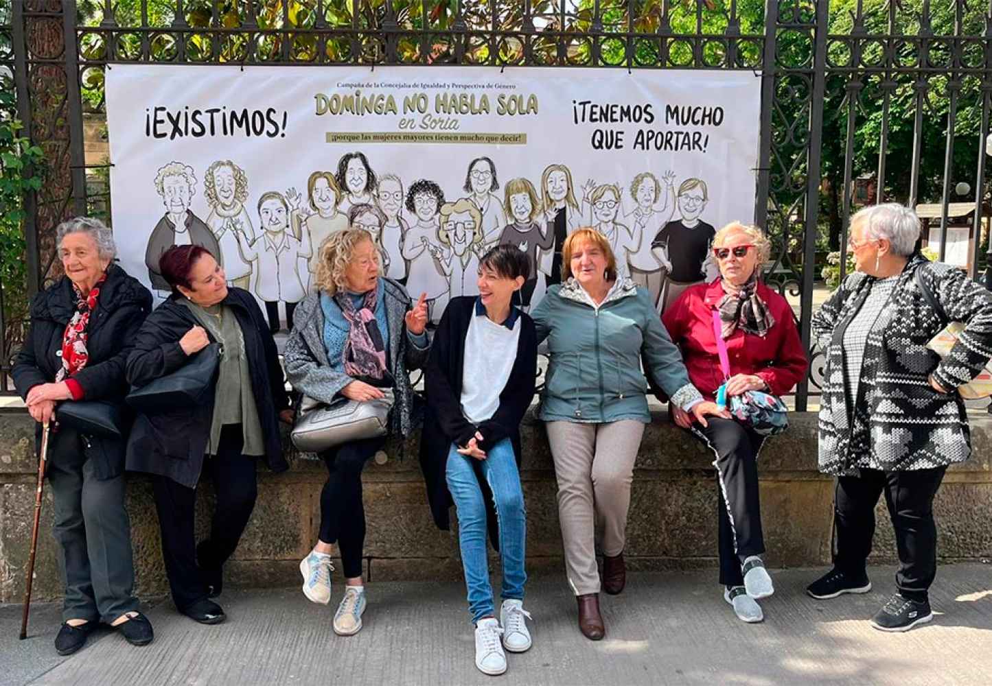Dominga reconoce a las mujeres mayores Dominga reconoce a las mujeres mayores