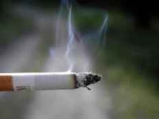 La AECC pide más espacios libres de humo del tabaco 