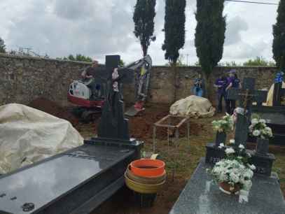 Exhumación de primeros restos de represaliados en Las Casas