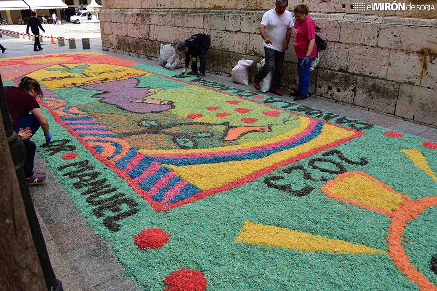 El Burgo se prepara para el esplendor del Corpus con sus alfombras florales