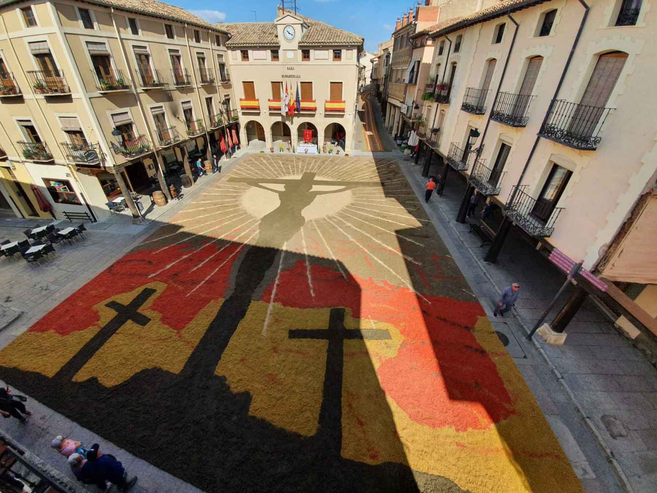Las alfombras florales tiñen de color San Esteban de Gormaz Las alfombras florales tiñen de color San Esteban de Gormaz