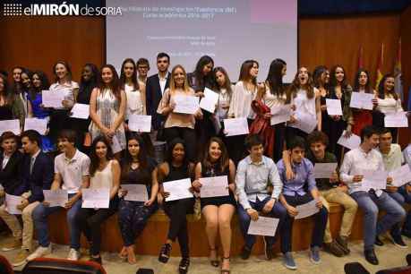 El Campus entrega diplomas a estudiantes del BIE