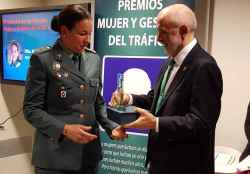 Nuevo reconocimiento para comandante de la Guardia Civil Miras