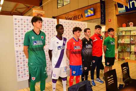 El Numancia homenajea a Los Pajaritos en camiseta