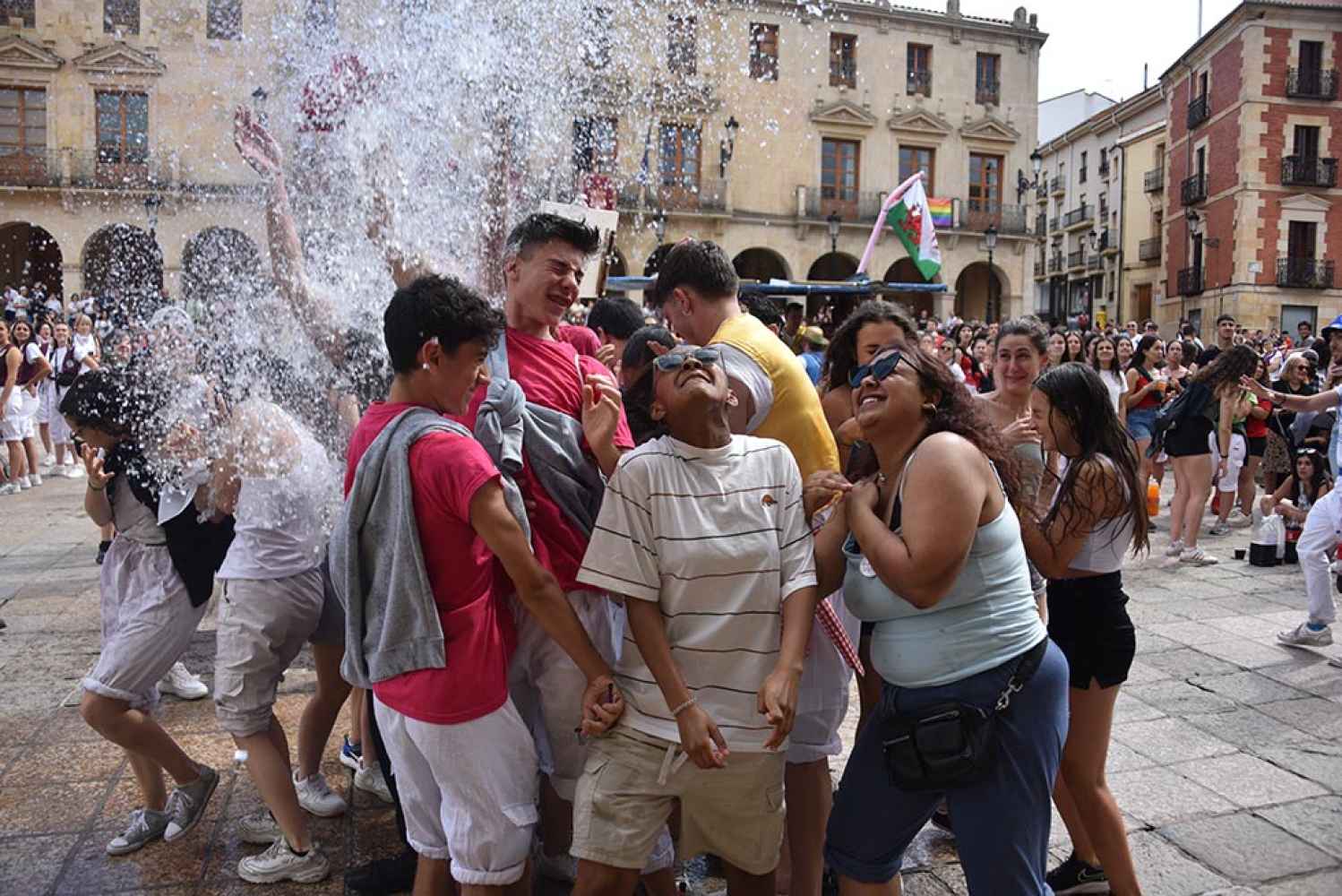 San Juan 2023: bajada a las Bailas - fotos