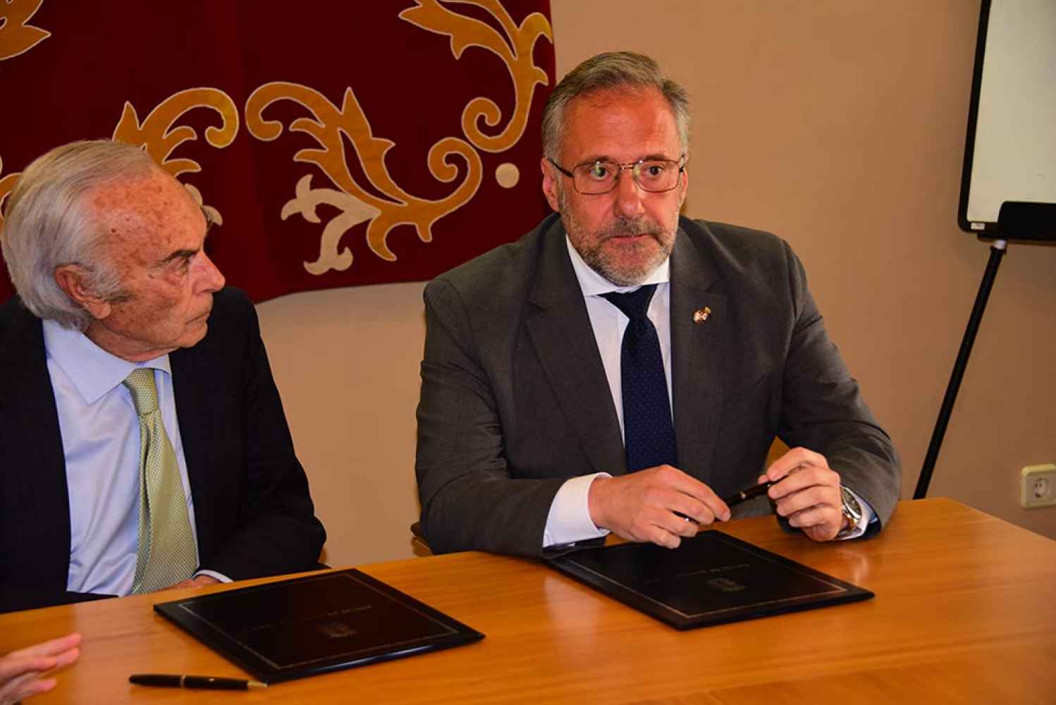 Apoyo a FDS para su impulso a hispanismo internacional