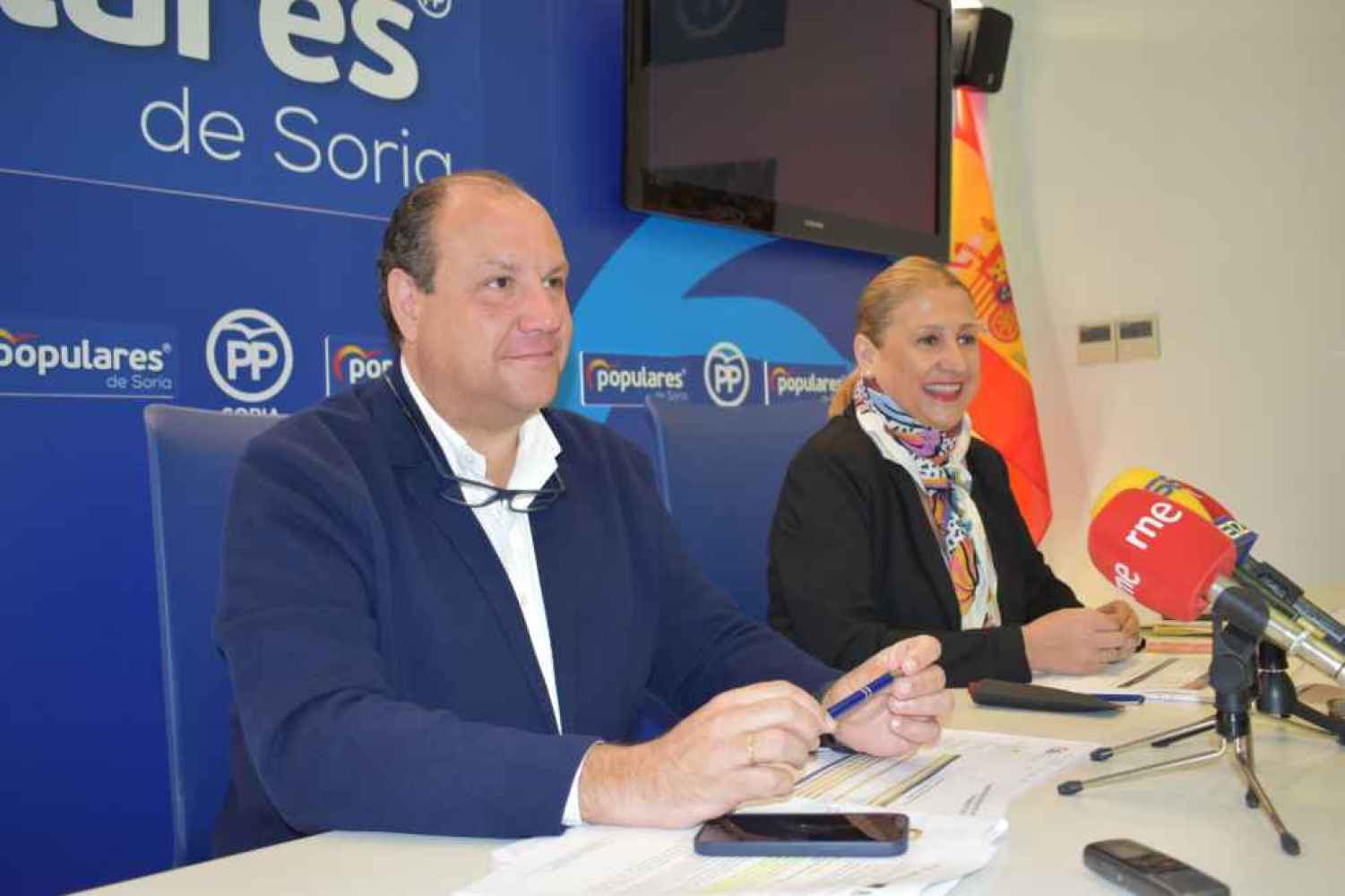 Heras acusa al PSOE de "trilerismo" en las Cortes