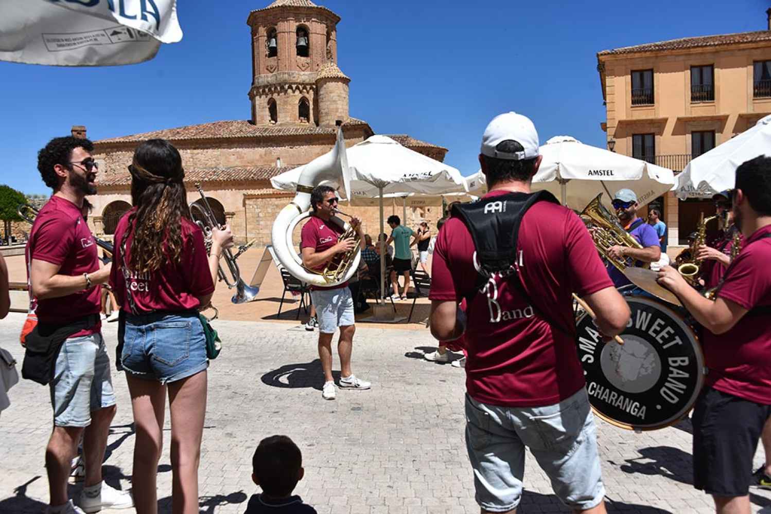 Almazán: Pasacalles con Small Sweet Band - fotos