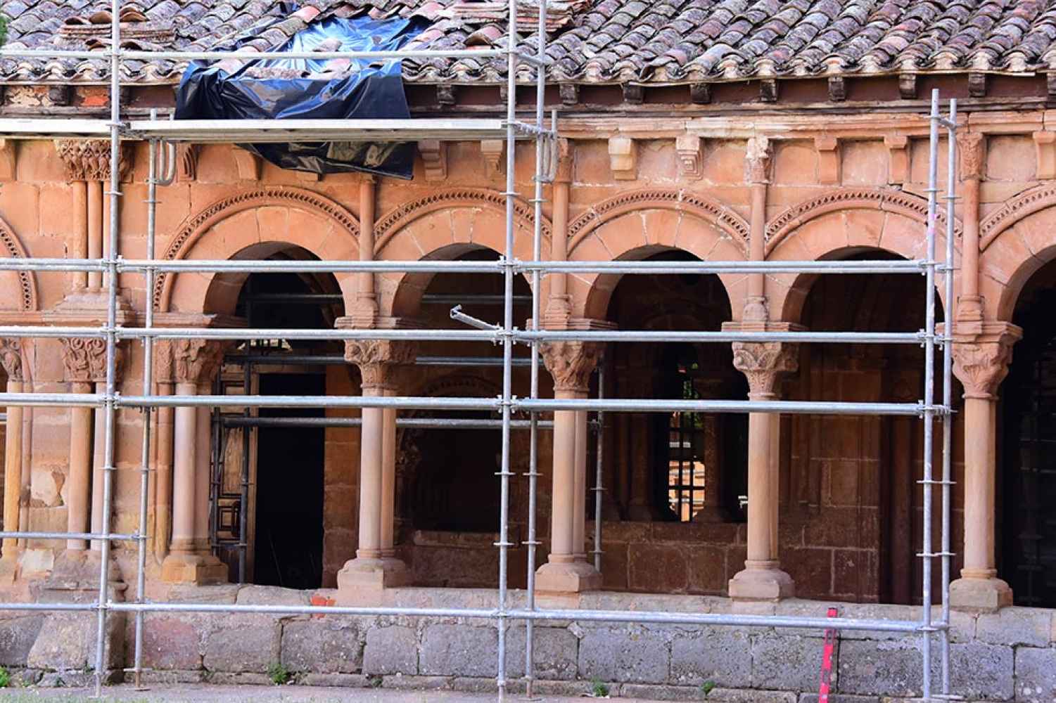 En marcha restauración de claustro de concatedral - fotos