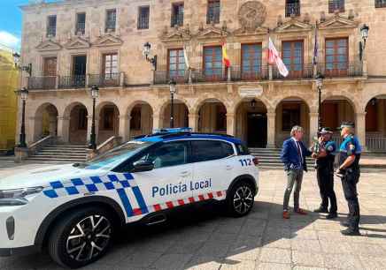 Quinto coche bajo en emisiones para Policía Local