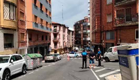 Cortada calle Cortes por posible fuga de gas