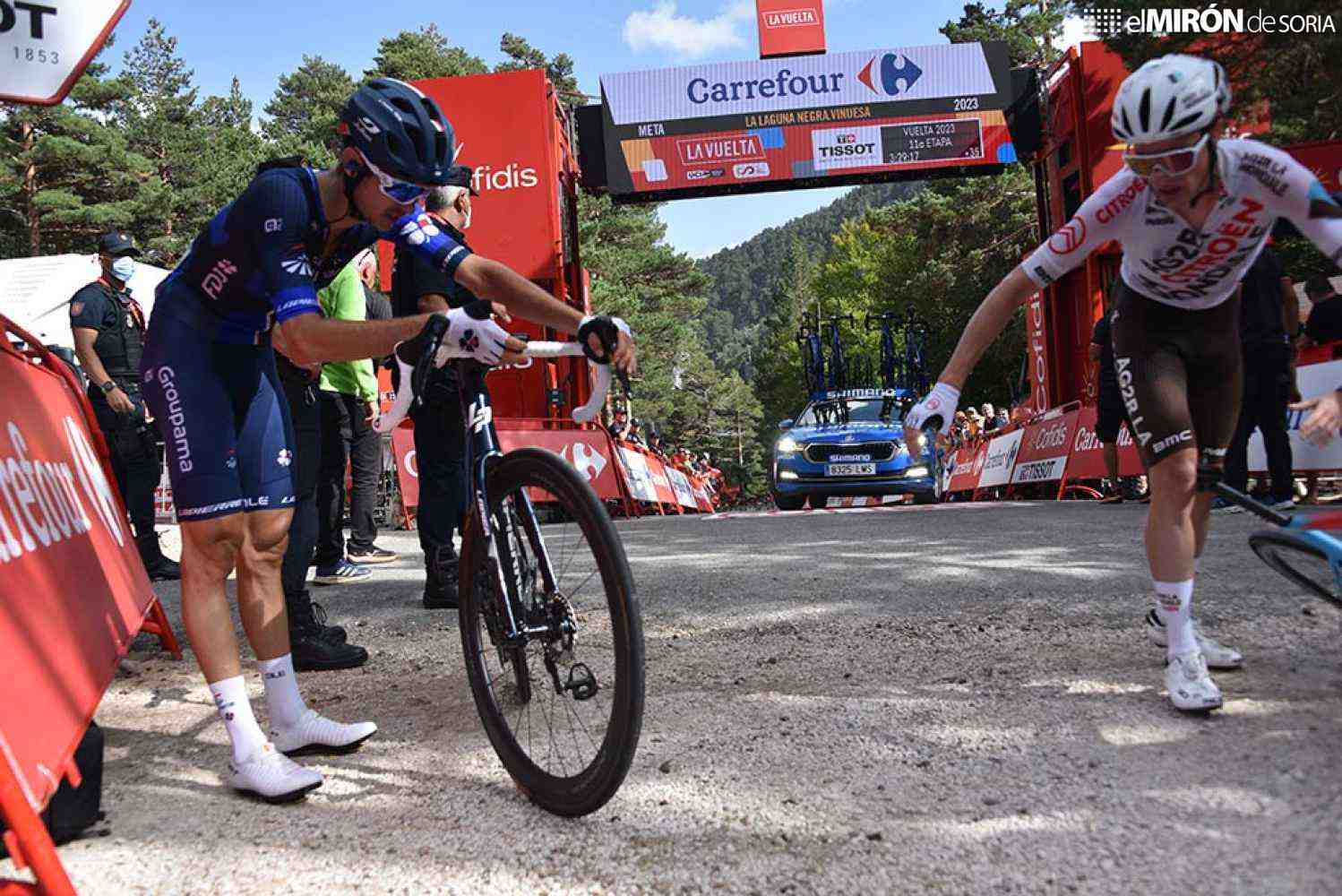 Control de accesos a Laguna Negra por Vuelta Ciclista a la Ribera del Duero