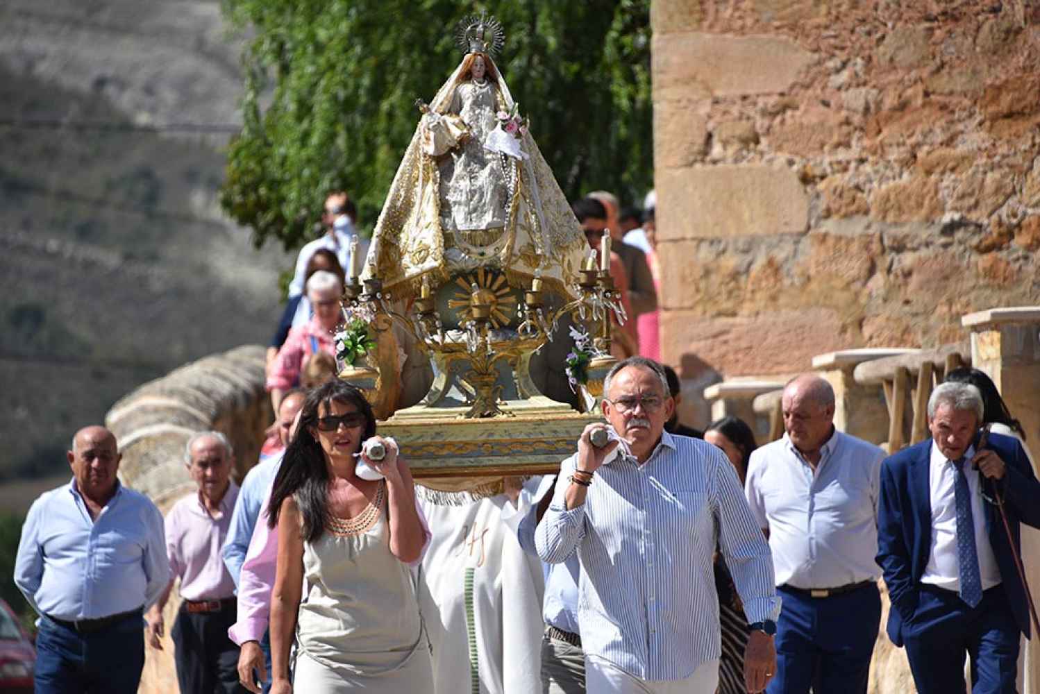 Fuentetoba honra a Virgen de la Valvanera - fotos