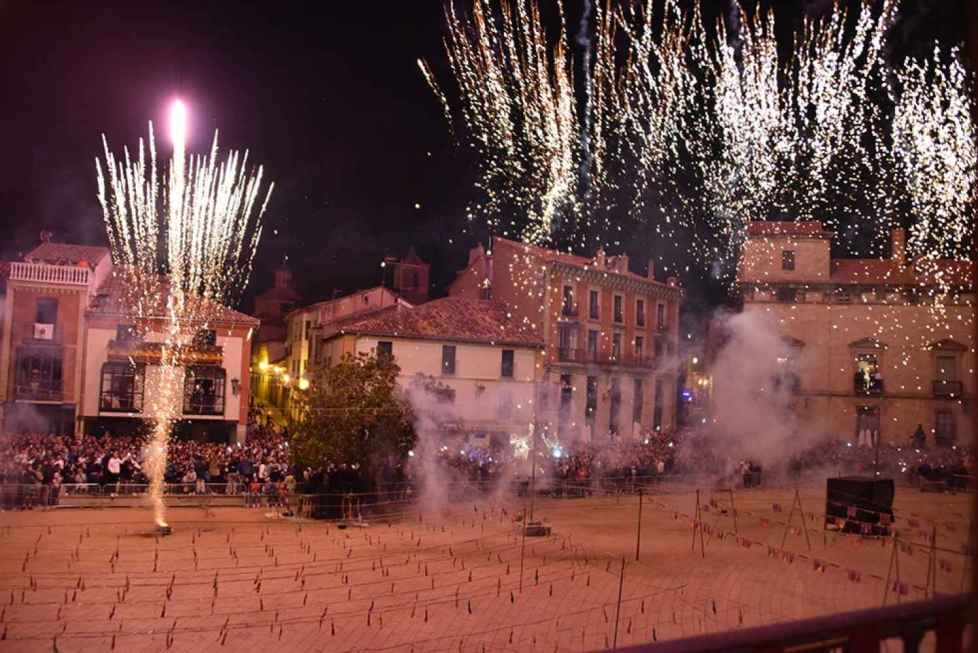 Capturing the Excitement in the Bajada de Jesús: Stunning Photos and Galleries