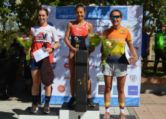 Marina Muñoz gana triatlón de Salamanca