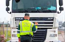Investigado camionero por conducir con permiso falso