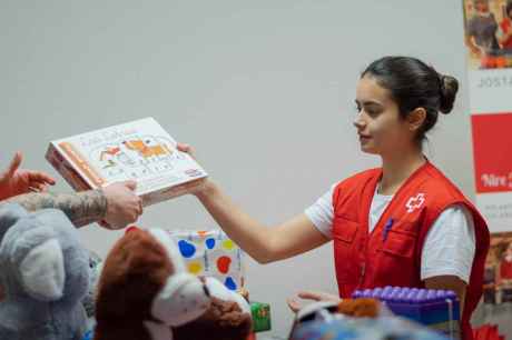 UGT se suma al "juguete educativo" de Cruz Roja