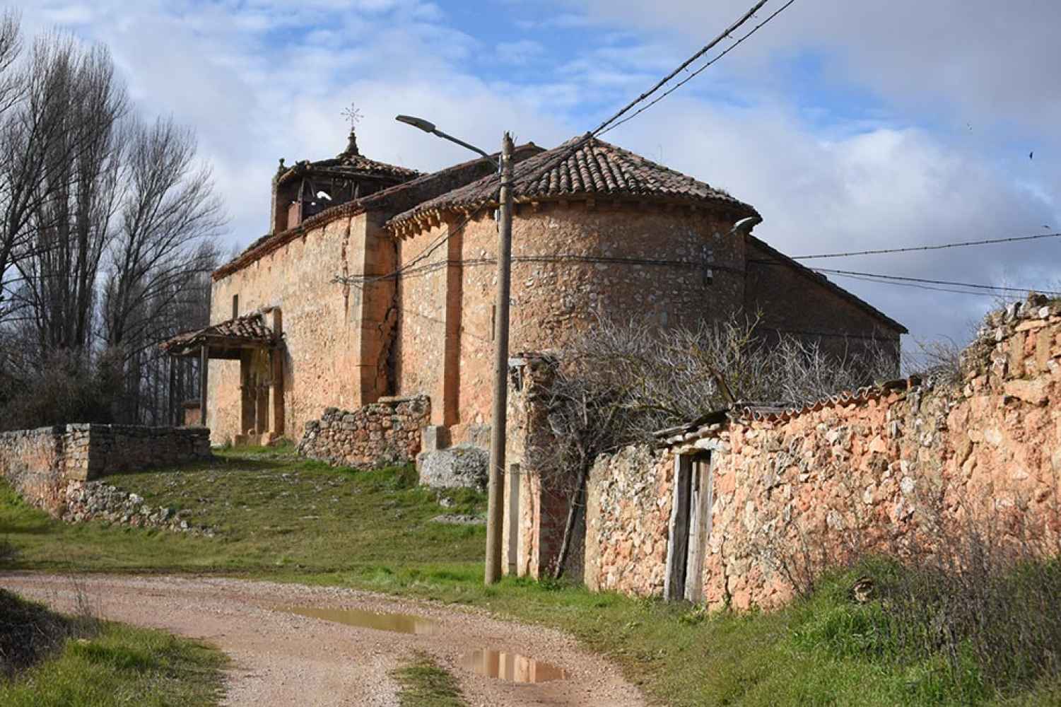 Recogida de firmas para salvar iglesia de La Barbolla Recogida de firmas para salvar iglesia de La Barbolla