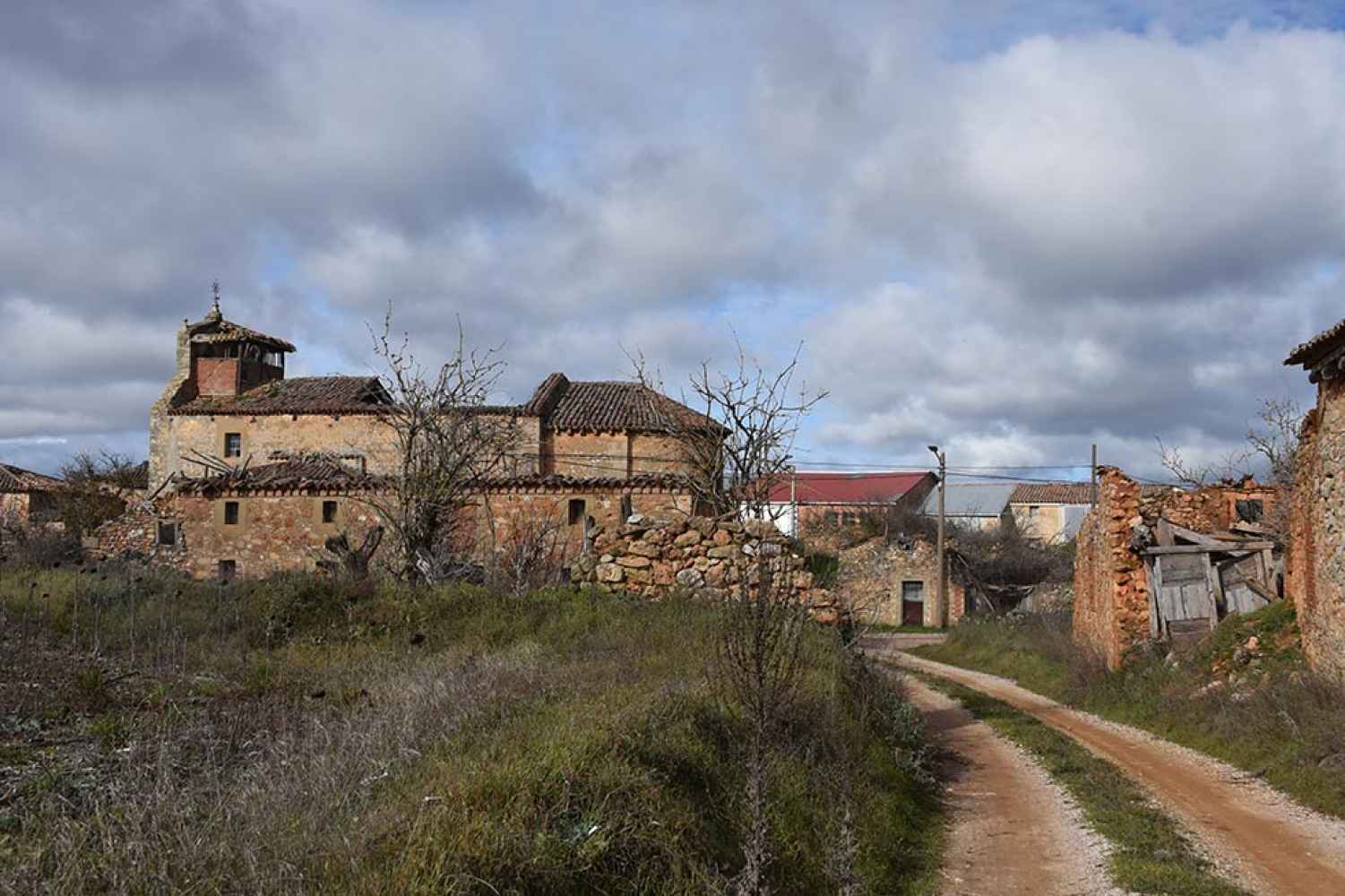 La Barbolla: iglesia en despoblado - fotos