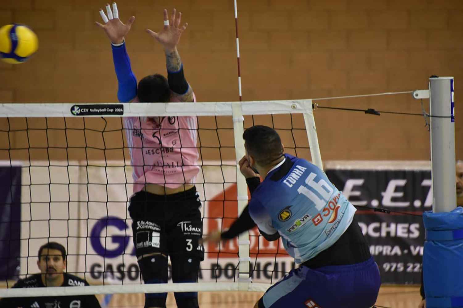 Soria se mide a líder suizo en CEV Cup - fotos