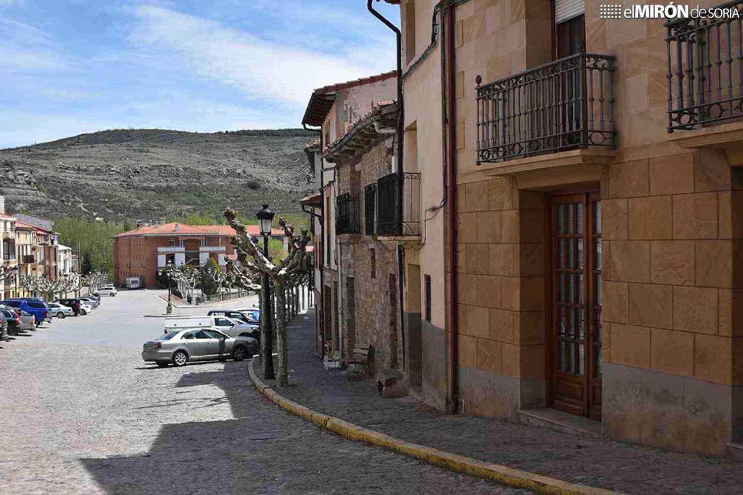 San Pedro Manrique licita mejora de plaza de la Cosa 