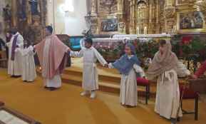 La parroquia de El Burgo celebra "las posadas"