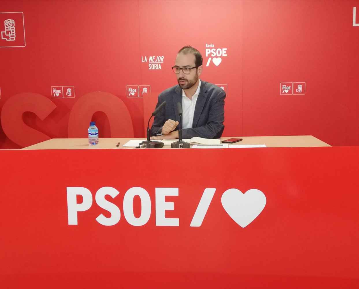 El PSOE denuncia que 85 por ciento de contratos a médicos no supera los tres días