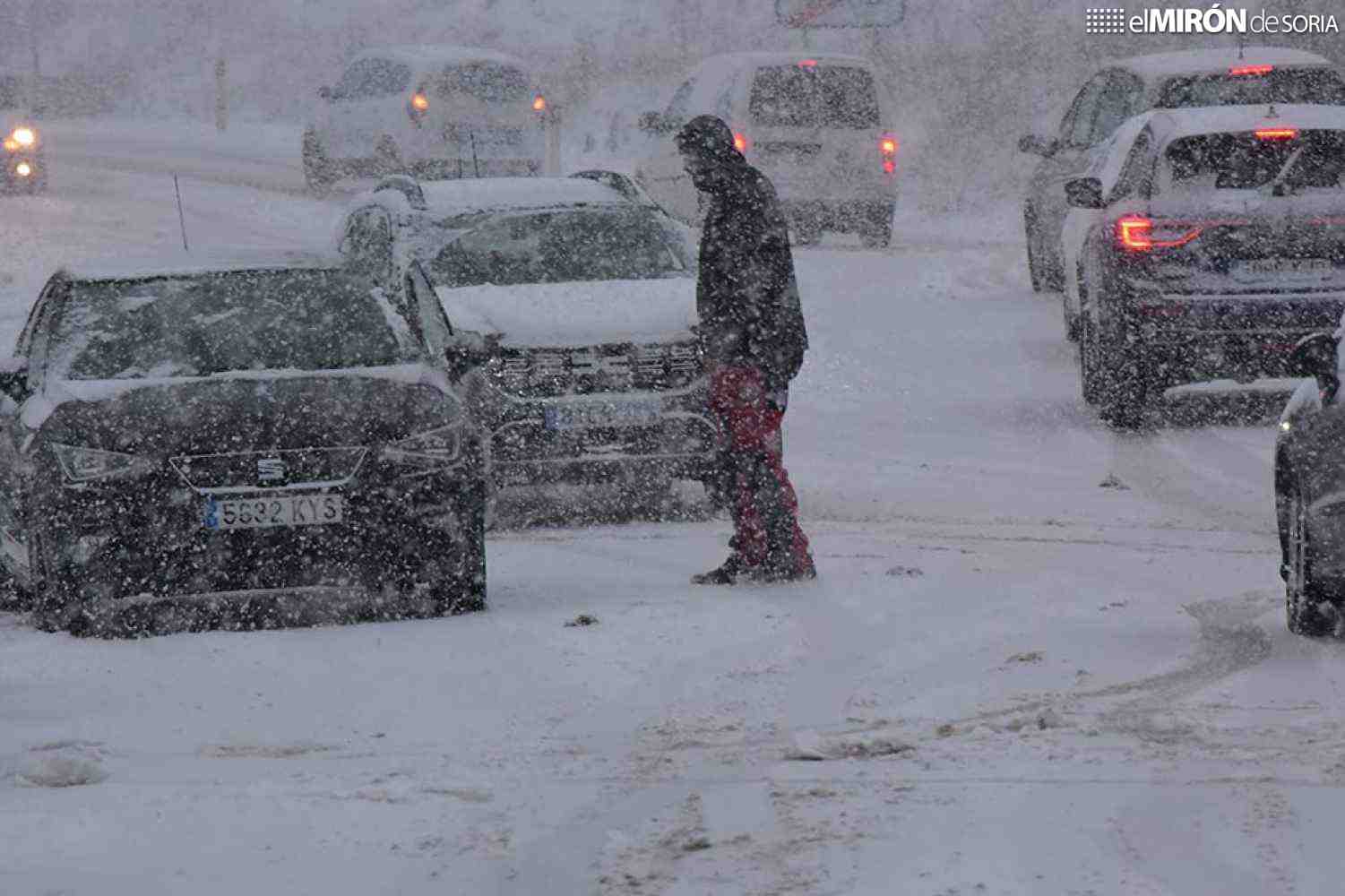 La nieve restringe tráfico en diez carreteras de Soria
