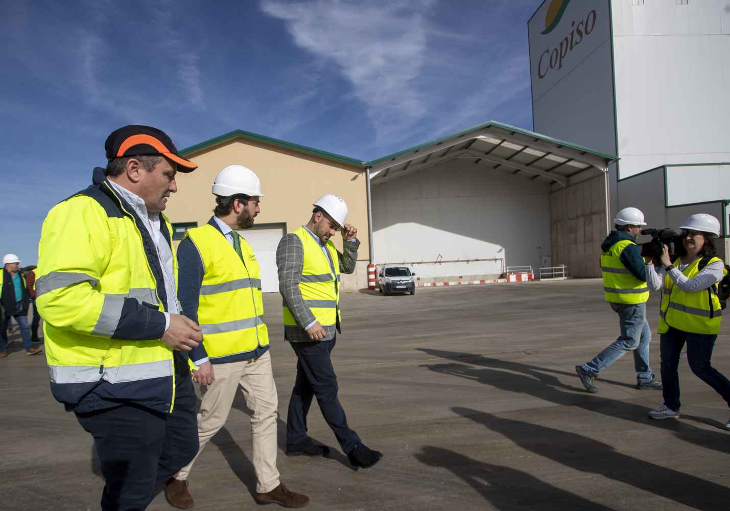 Gallardo trasladará a Bruselas "hartazgo" de agricultores por imposiciones europeas