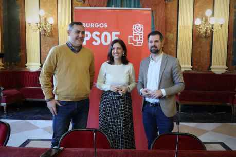 El PSOE pide a la Junta que pague gastos a centros escolares públicos