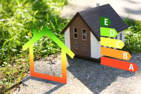 OCU denuncia mala gestión de ayudas para mejorar eficiencia energética