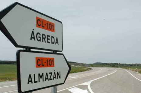 Corte de carretera autonómica CL-101 en Almazán