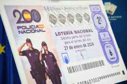 Lotería Nacional dedica décimo al Bicentenario de Policía Nacional