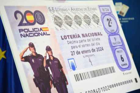 Lotería Nacional dedica décimo al Bicentenario de Policía Nacional