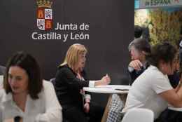Más empresarios en stand de Castilla y León en FITUR